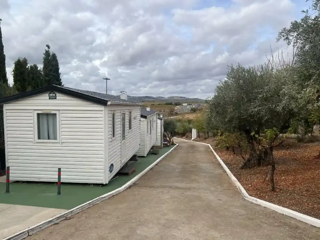 Alojamientos de Posada Iris entre olivos en Puerto Lápice
