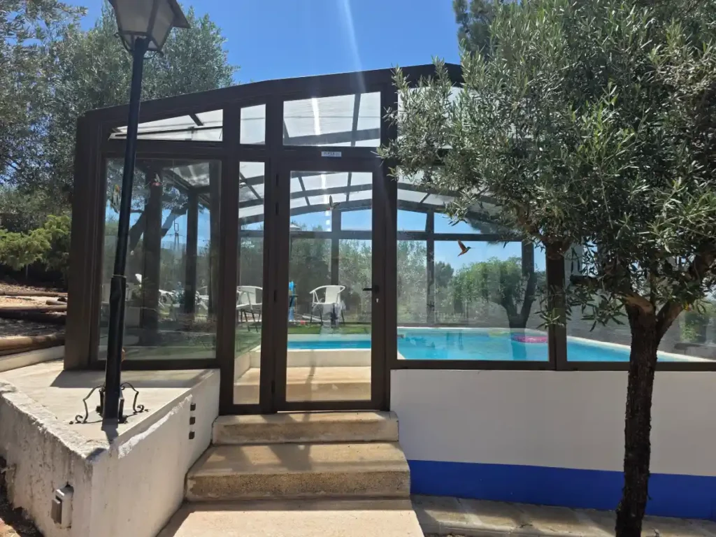 Piscina climatizada cubierta de Posada Iris